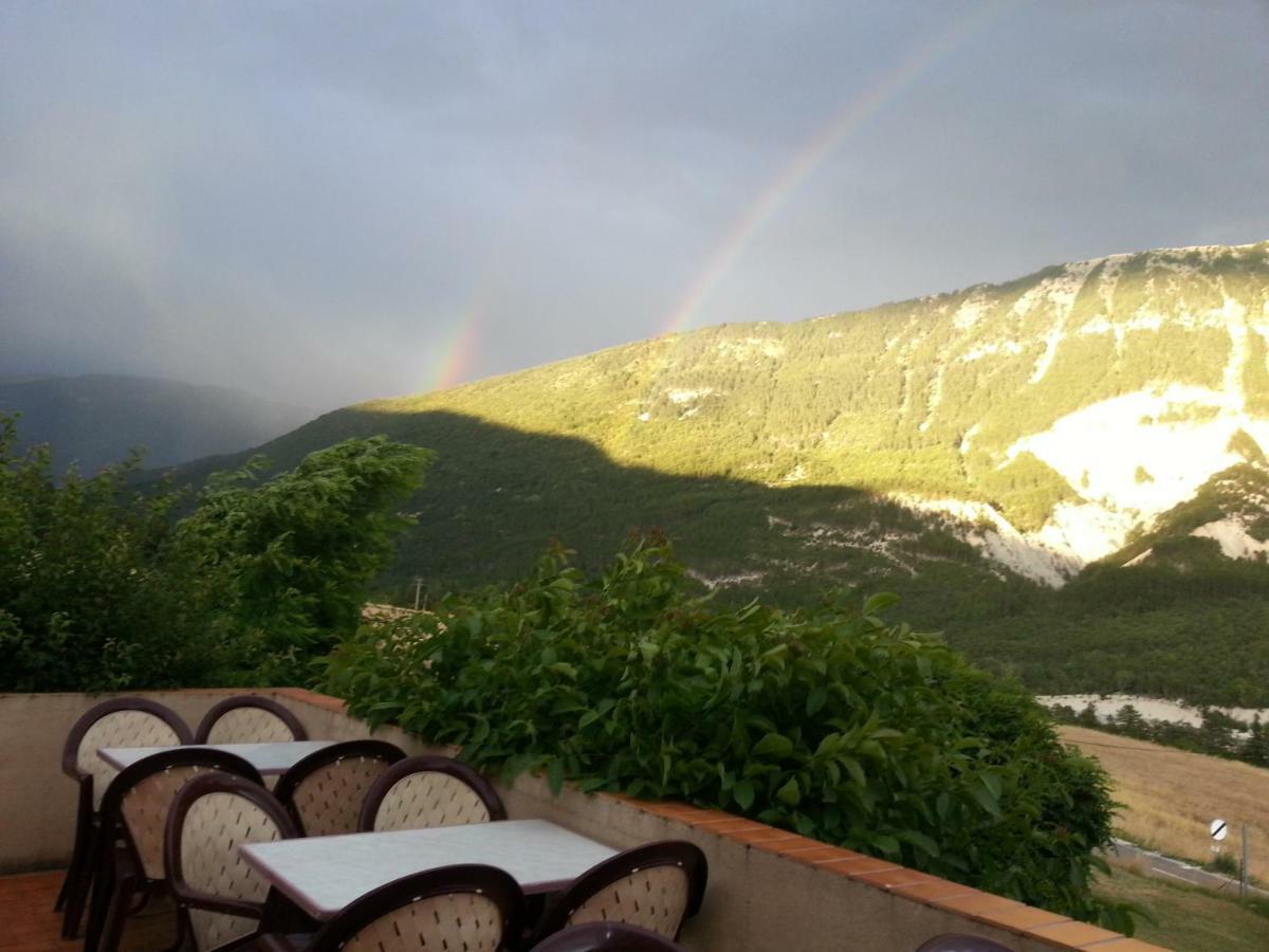 مبيت وإفطار Saint-André-les-Alpes Mas Du Colombier المظهر الخارجي الصورة