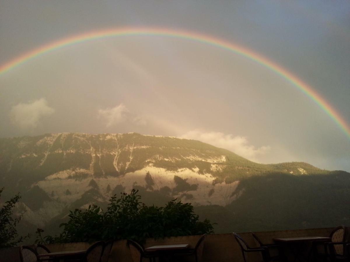 مبيت وإفطار Saint-André-les-Alpes Mas Du Colombier المظهر الخارجي الصورة